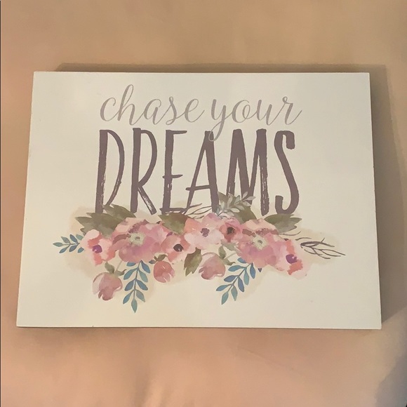 Decor - Picture 4 of 5